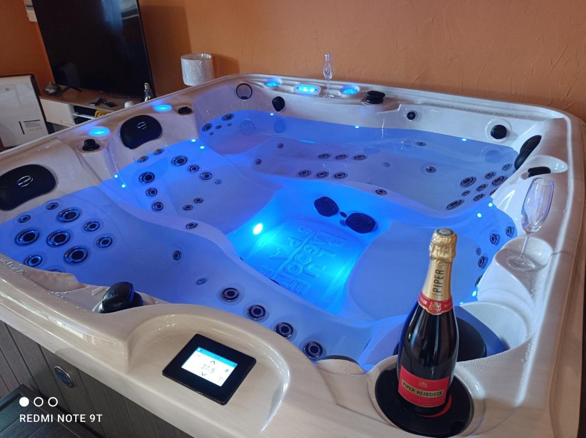 Sauna & Double Jacuzzi Interieur Et Sous Les Etoiles 1H30 Paris Ladon Exteriör bild